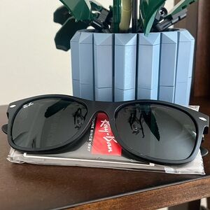 NEW Ray-Ban New Wayfarers Sunglasses
